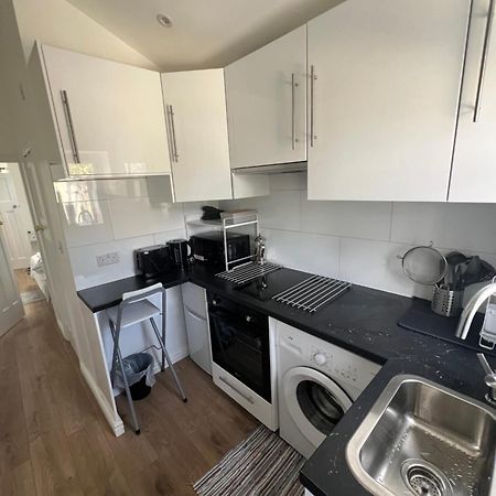 Cosy Studio Apartment, Flat In London チズルハースト エクステリア 写真