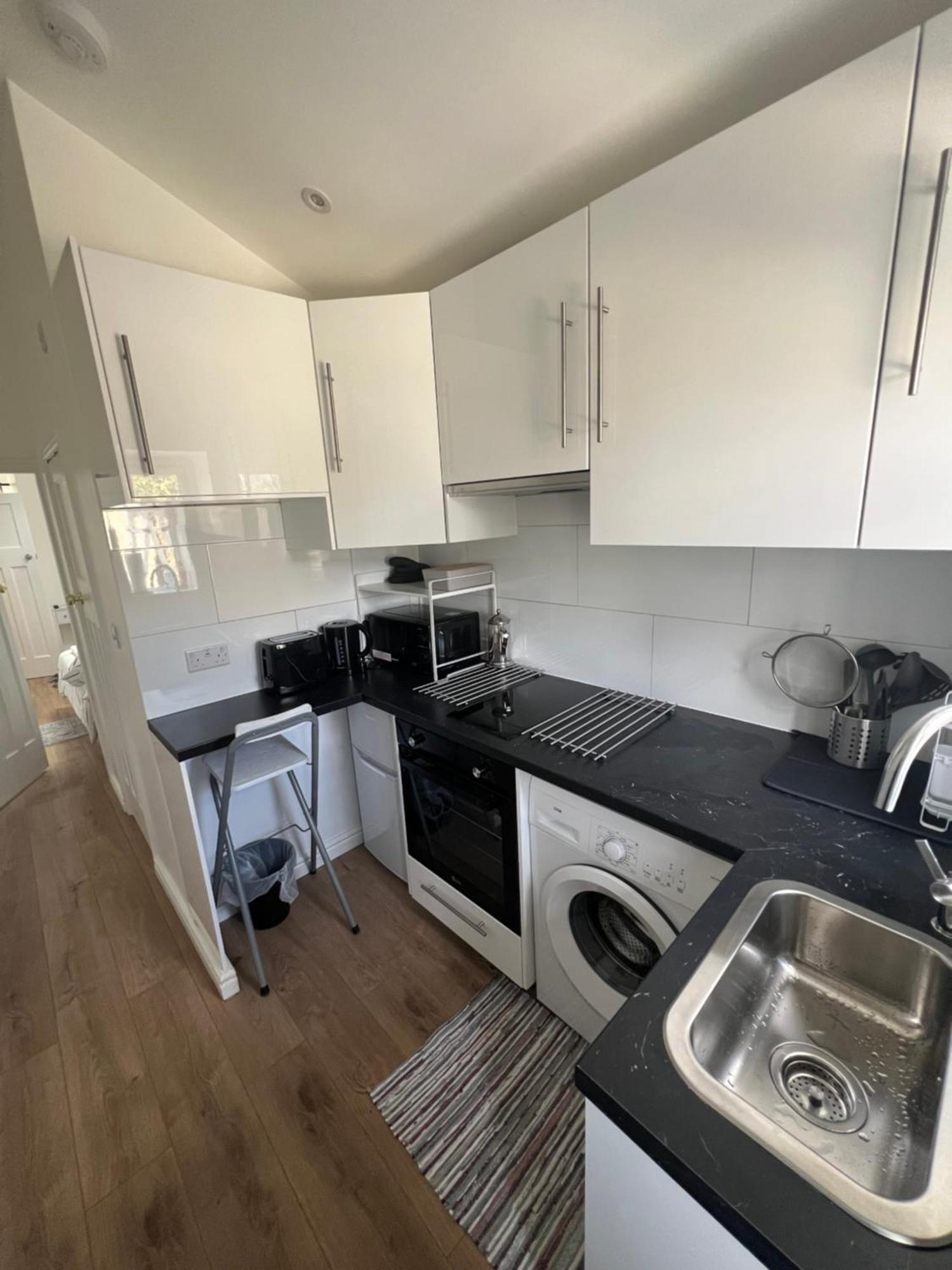 Cosy Studio Apartment, Flat In London チズルハースト エクステリア 写真